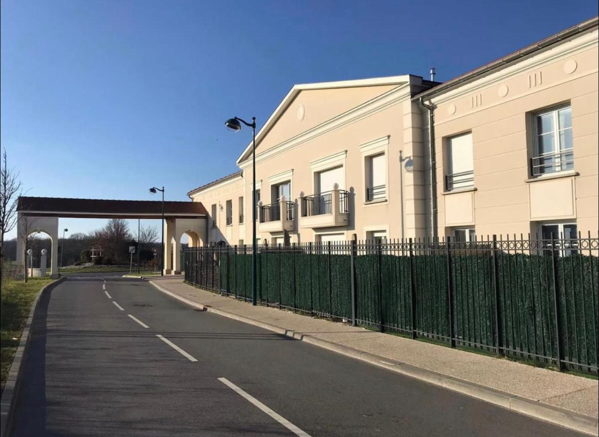 Apartmán Logement Exceptionnel Avec Jardin Proche Disney Montévrain Exteriér fotografie